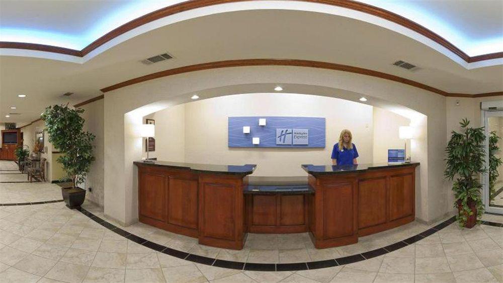 Holiday Inn Express Hotel & Suites Decatur, Tx By Ihg Exterior photo