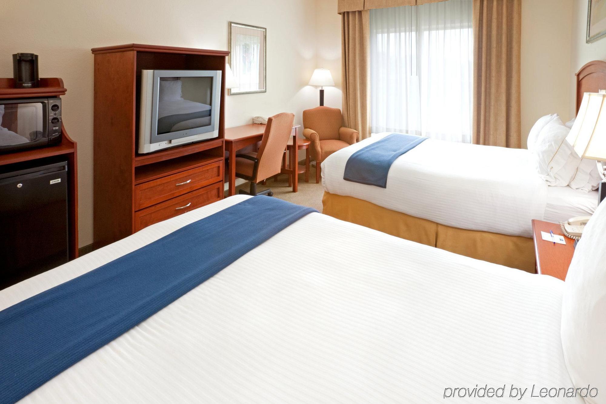 Holiday Inn Express Hotel & Suites Decatur, Tx By Ihg Exterior photo