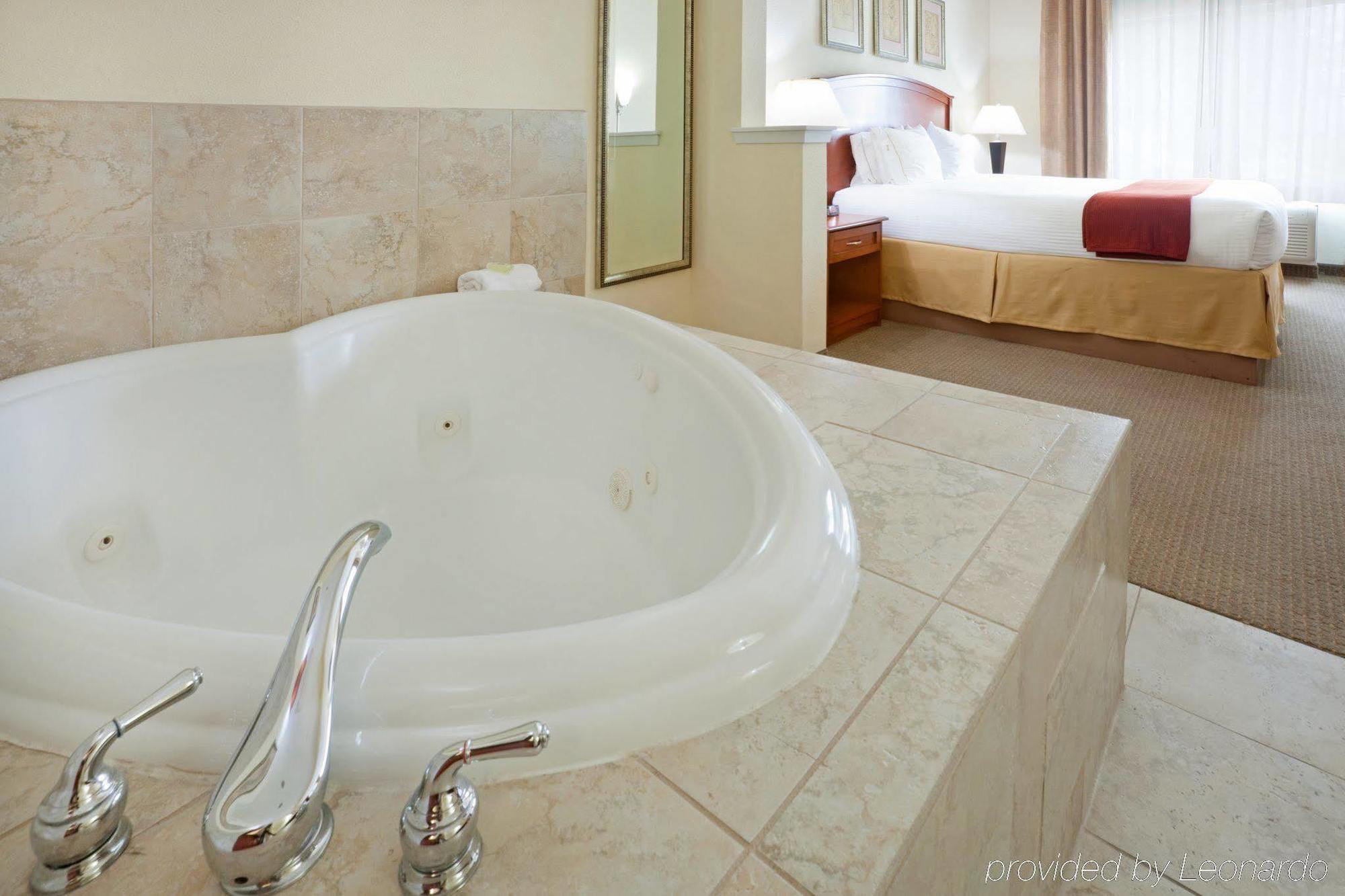 Holiday Inn Express Hotel & Suites Decatur, Tx By Ihg Room photo