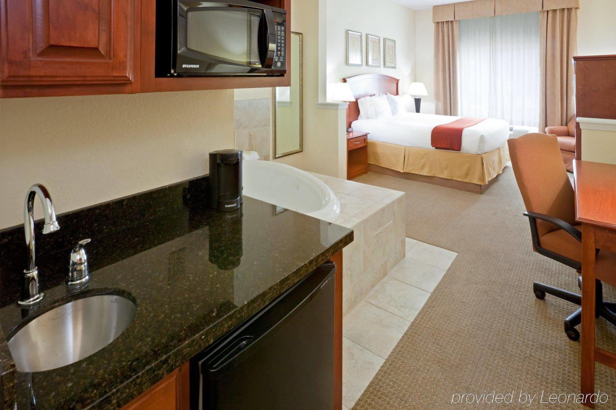 Holiday Inn Express Hotel & Suites Decatur, Tx By Ihg Room photo