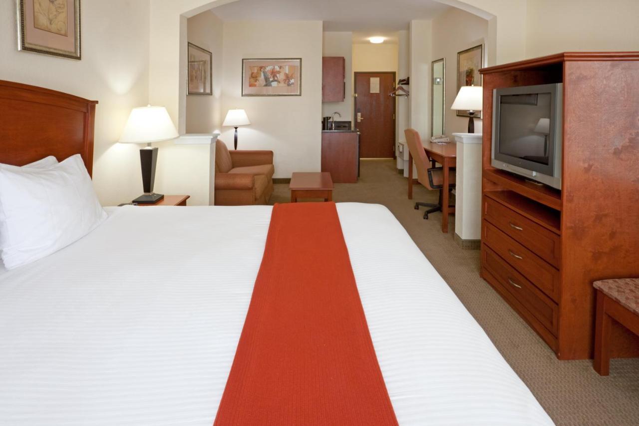 Holiday Inn Express Hotel & Suites Decatur, Tx By Ihg Exterior photo